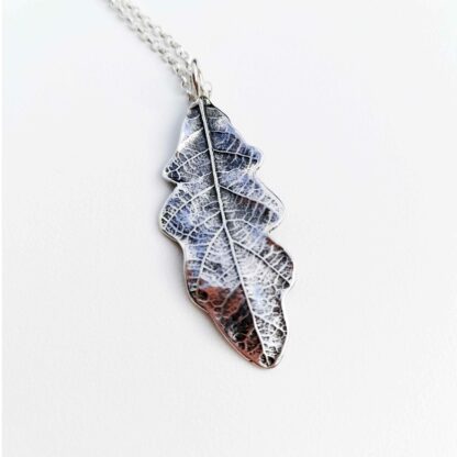 oak-leaf-necklace-white-background