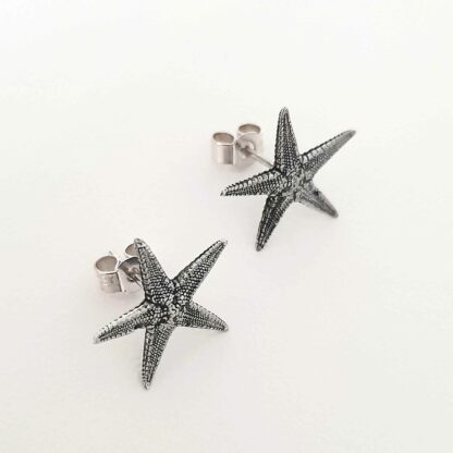 small-starfish-stud-earrings-white-background